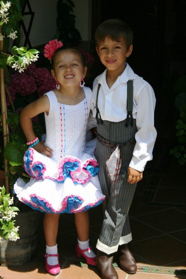 Niño y niña traje romeria